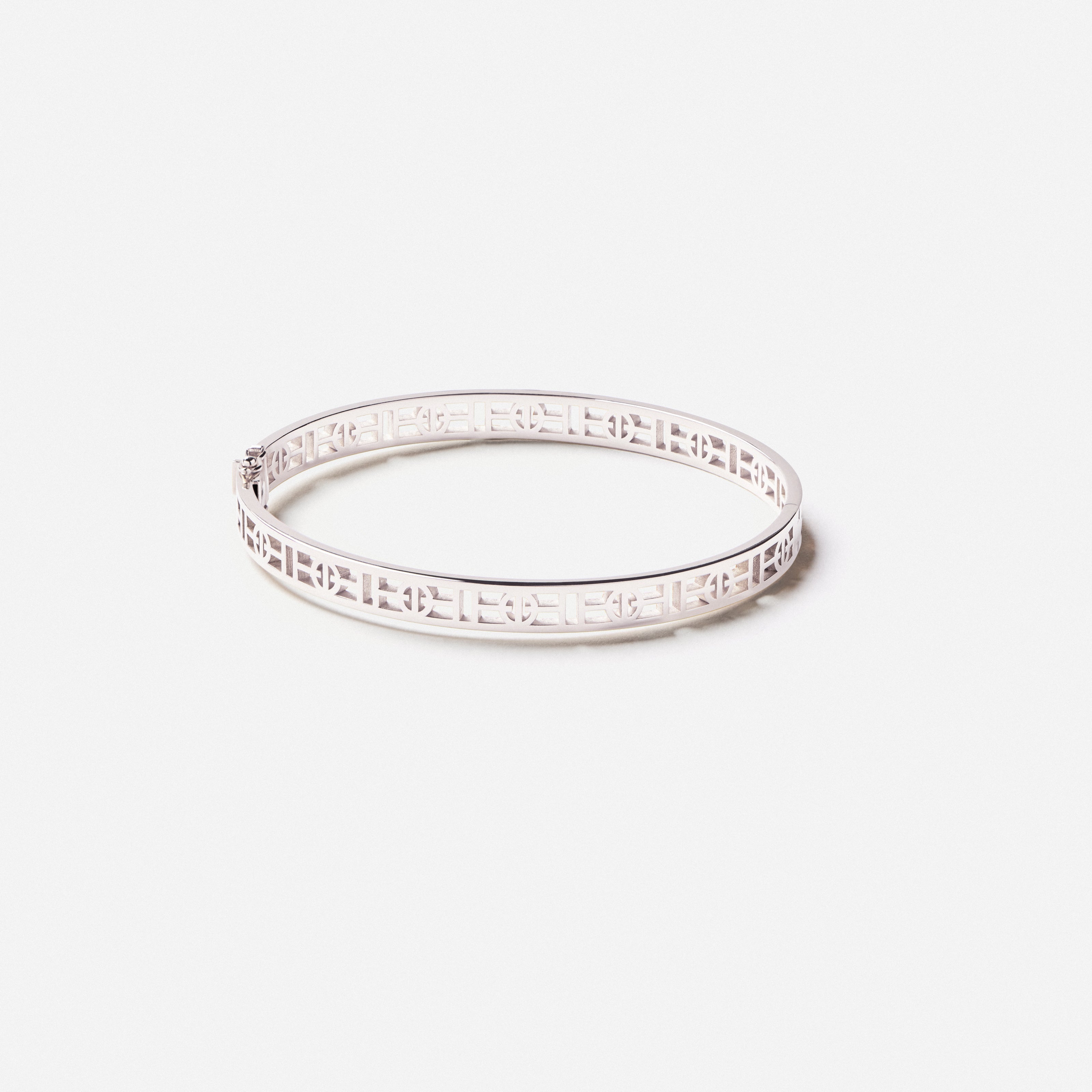 Challenge Bangle in 18K Gold — detail, TOTI equestrian jewellery